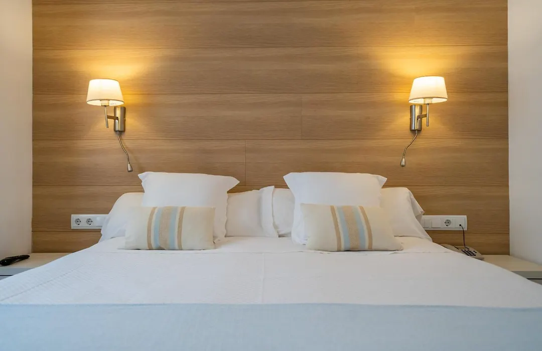 Hostal Menurka-1